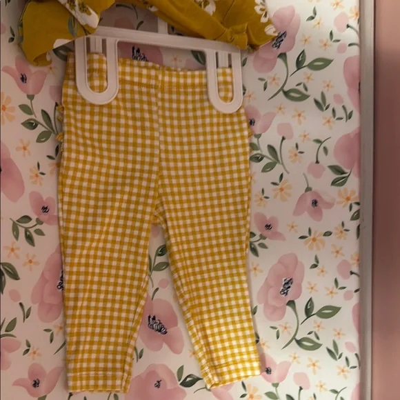 Carter's Cream and Yellow Bodysuits One Pieces - Picture 3 of 6